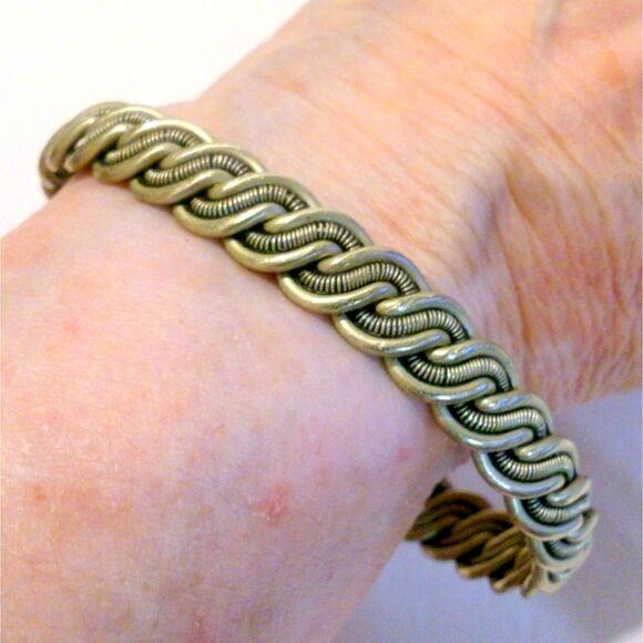 Vintage Silver Tone Coiled Wire Cuff Bracelet * - Picture 4 of 4
